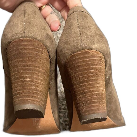 Women’s Fall Charles by Charles David Taupe Ozzy Western Heeled Bootie Size 10 - Picture 5 of 5